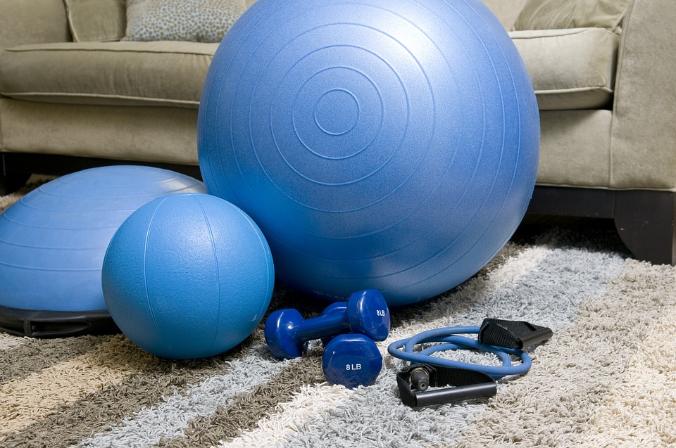 home-fitness-equipment-1840858_960_720