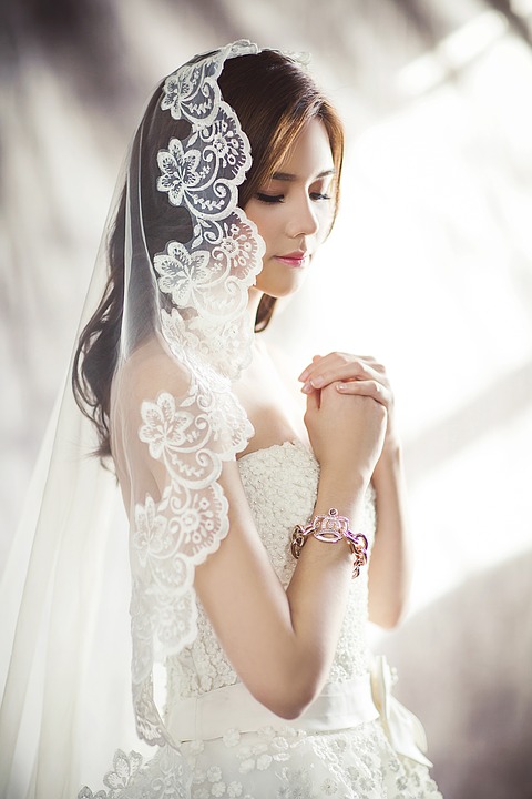 wedding-dresses-1486256_960_720