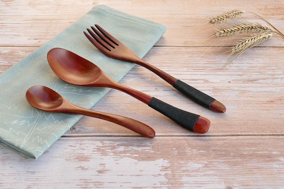 wooden-cutlery-6591969_960_720
