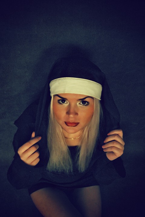 cute-nun-5031971_960_720