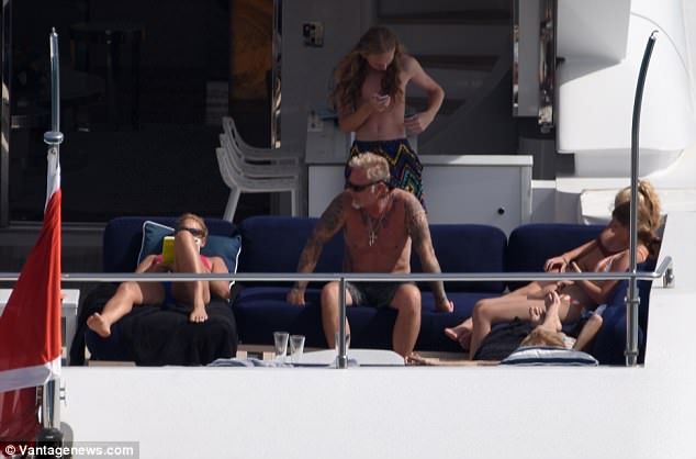 4d2da3bc00000578-5839041-this_is_the_life_the_family_looked_in_their_element_as_they_topp-a-9_1528891970762