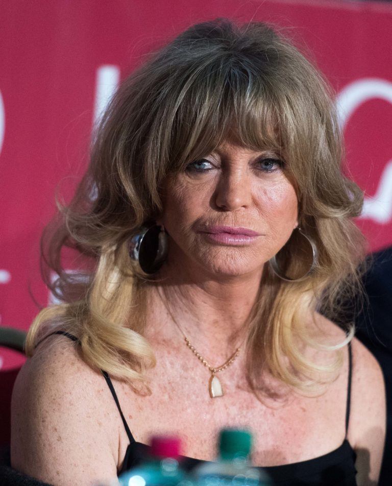 goldiehawn5-768x952